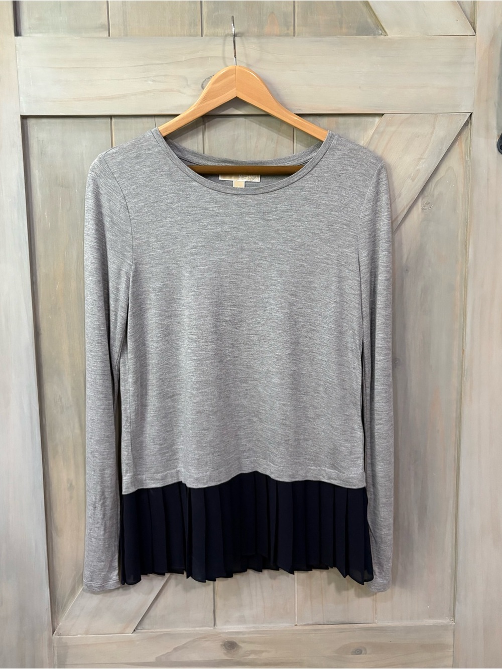 Michael Kors Gray Long-Sleeve Top with Navy Pleated Hem